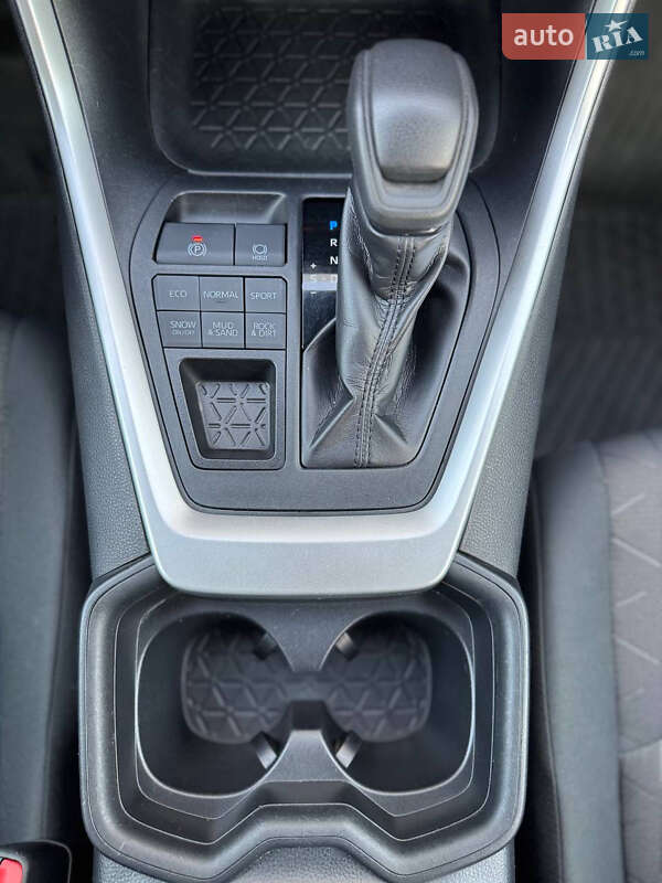 Позашляховик / Кросовер Toyota RAV4 2019 в Києві