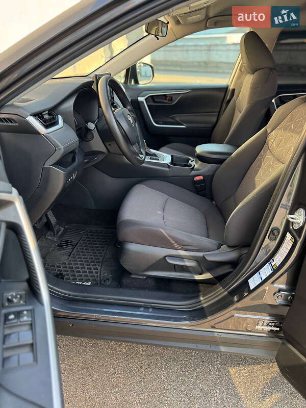 Позашляховик / Кросовер Toyota RAV4 2019 в Києві