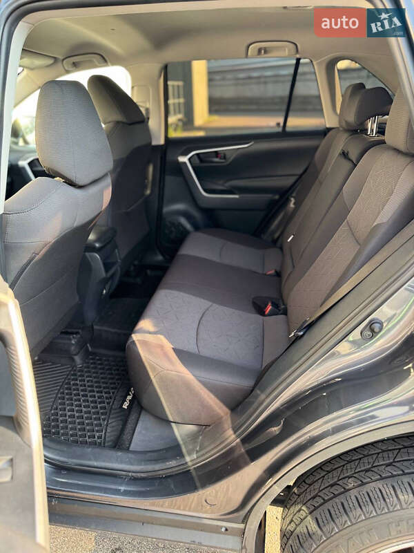 Позашляховик / Кросовер Toyota RAV4 2019 в Києві