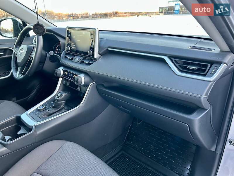 Внедорожник / Кроссовер Toyota RAV4 2020 в Киеве фото 7 Внедорожник / Кроссовер Toyota RAV4 2020 в Киеве