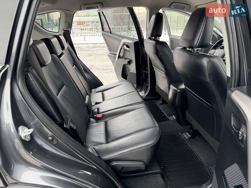 Позашляховик / Кросовер Toyota RAV4 2013 в Києві