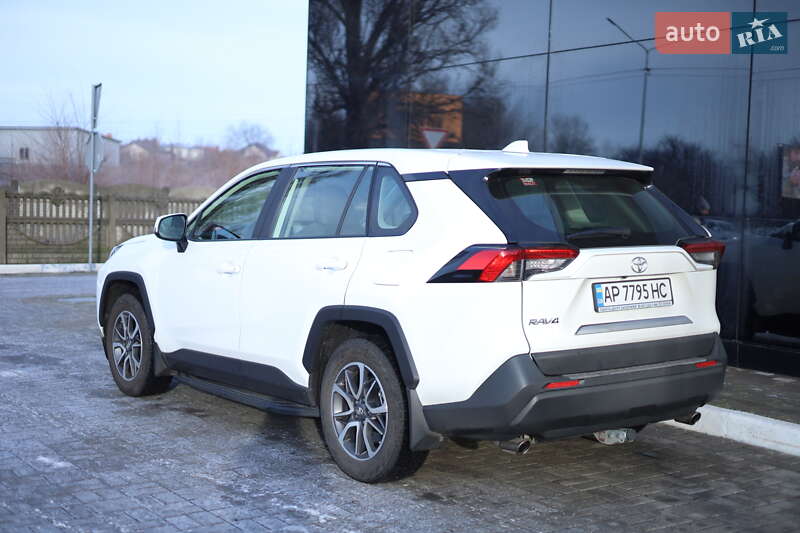 Внедорожник / Кроссовер Toyota RAV4 2019 в Запорожье