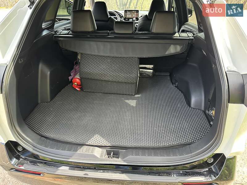 Позашляховик / Кросовер Toyota RAV4 2021 в Одесі