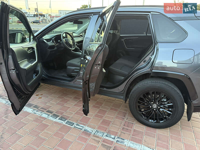 Позашляховик / Кросовер Toyota RAV4 2021 в Одесі фото 16 Позашляховик / Кросовер Toyota RAV4 2021 в Одесі