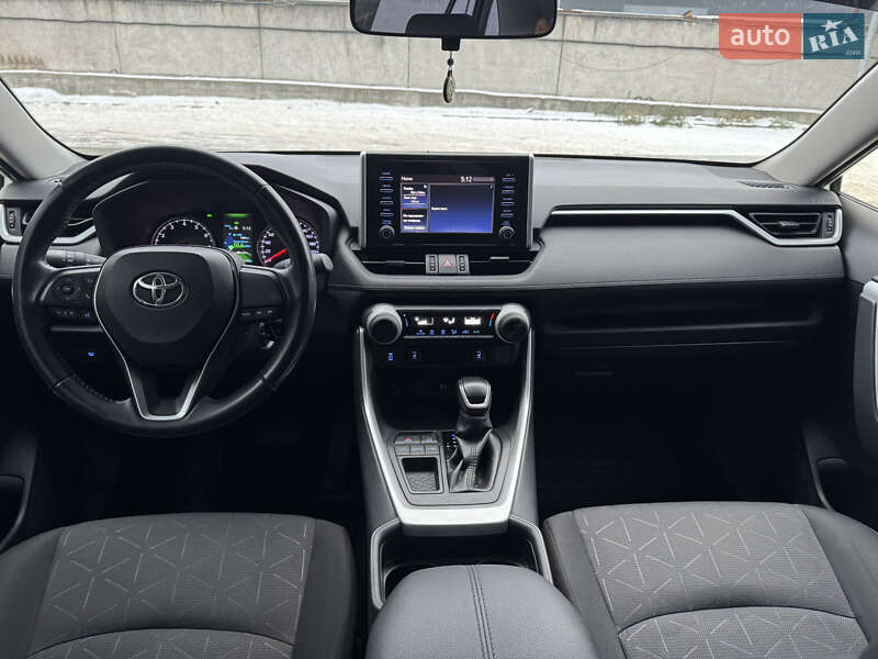 Внедорожник / Кроссовер Toyota RAV4 2019 в Киеве