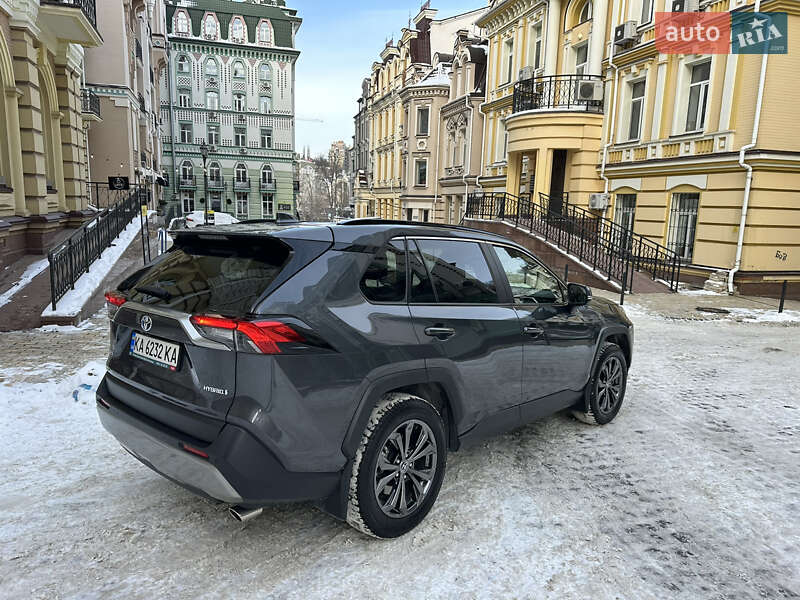 Внедорожник / Кроссовер Toyota RAV4 2023 в Киеве