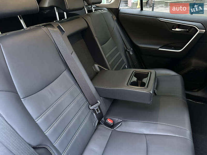 Внедорожник / Кроссовер Toyota RAV4 2023 в Киеве