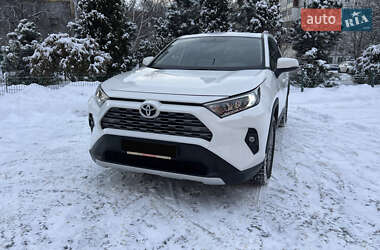 Позашляховик / Кросовер Toyota RAV4 2023 в Харкові