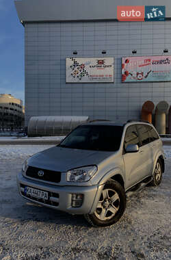 Внедорожник / Кроссовер Toyota RAV4 2001 в Киеве