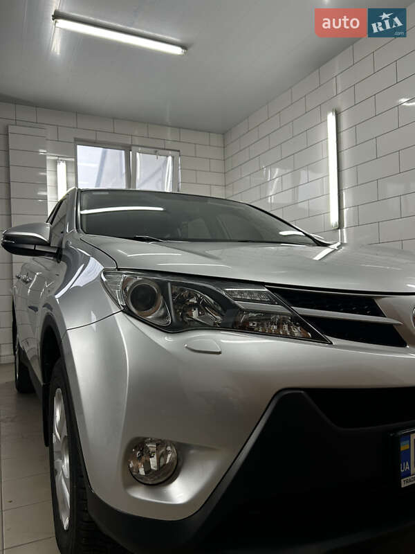 Внедорожник / Кроссовер Toyota RAV4 2013 в Раздельной