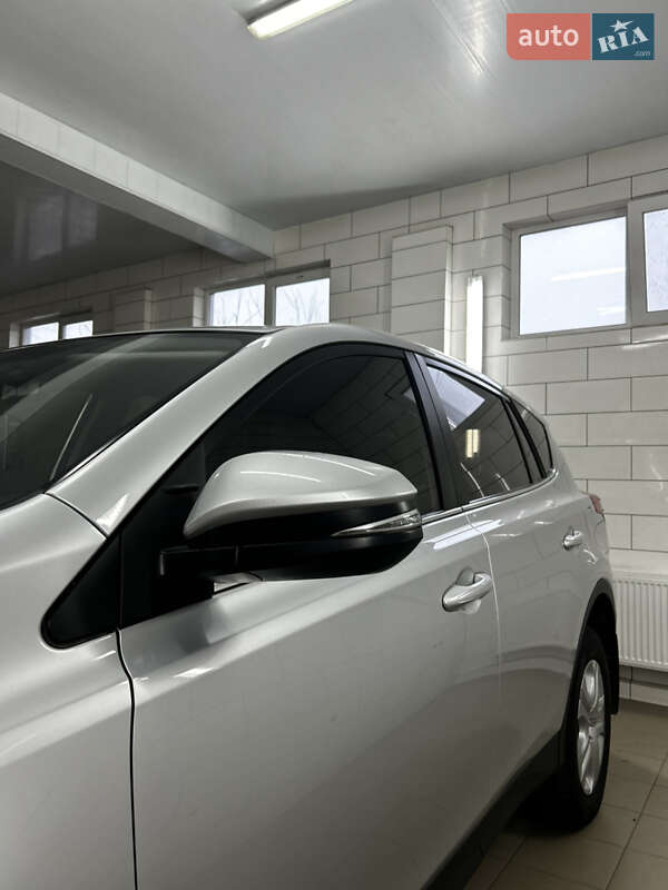 Внедорожник / Кроссовер Toyota RAV4 2013 в Раздельной