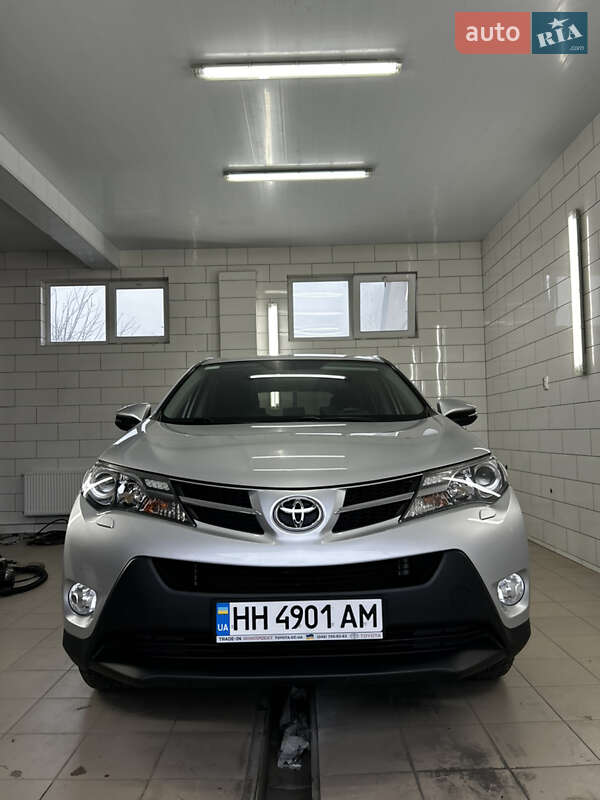 Внедорожник / Кроссовер Toyota RAV4 2013 в Раздельной