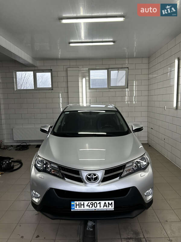 Внедорожник / Кроссовер Toyota RAV4 2013 в Раздельной