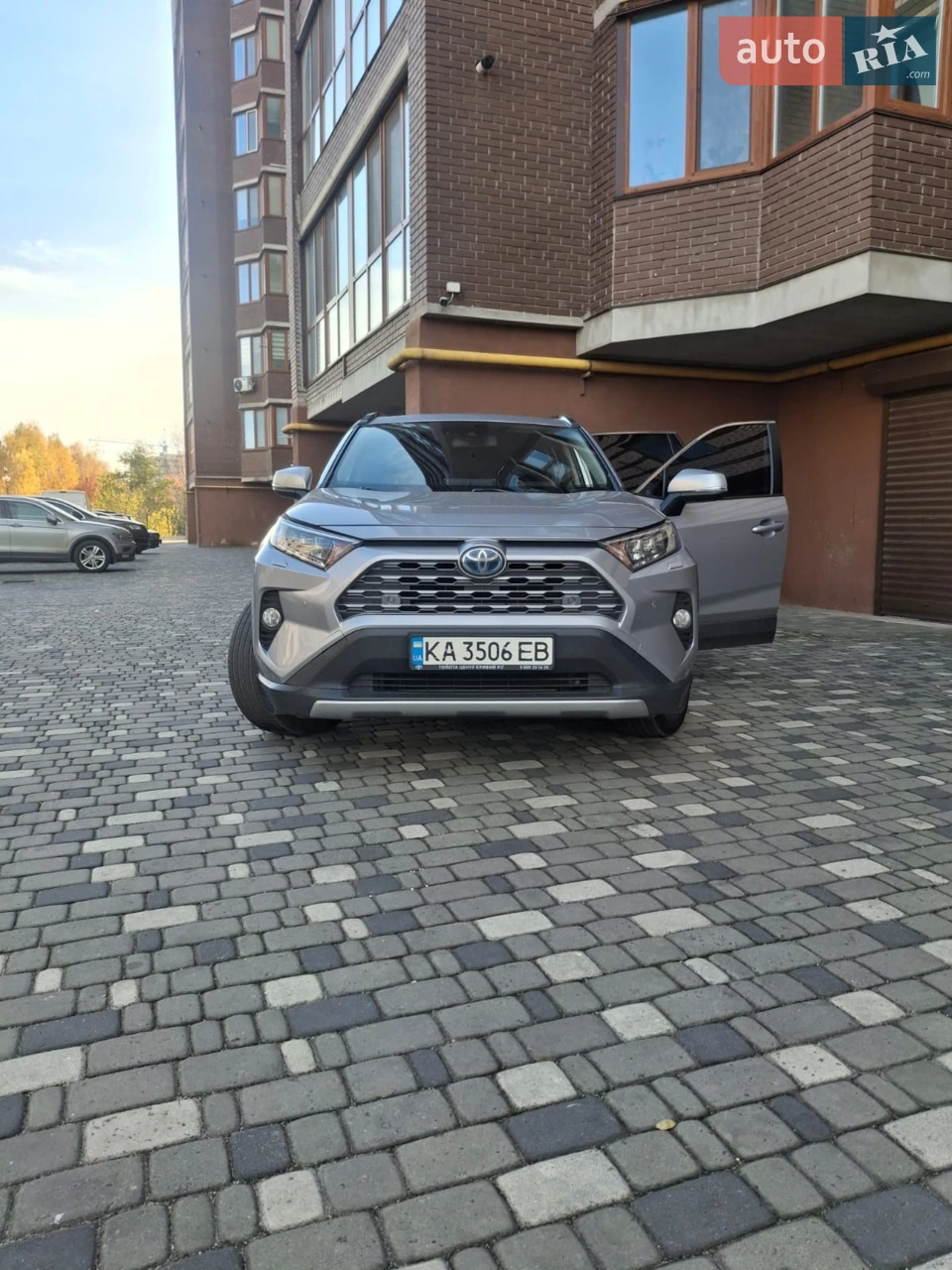 2020 Toyota RAV 4 - мініатюра 16