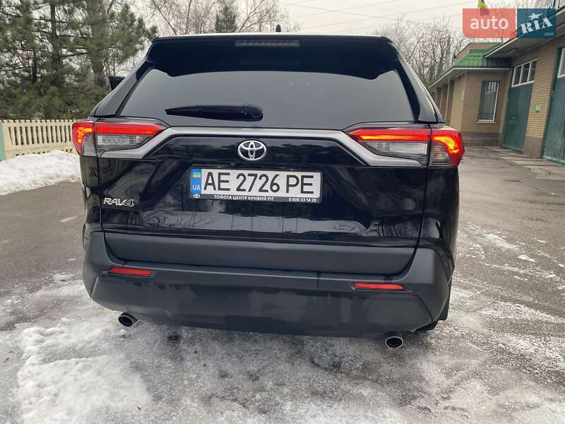 Позашляховик / Кросовер Toyota RAV4 2021 в Кривому Розі