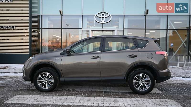 Позашляховик / Кросовер Toyota RAV4 2017 в Києві