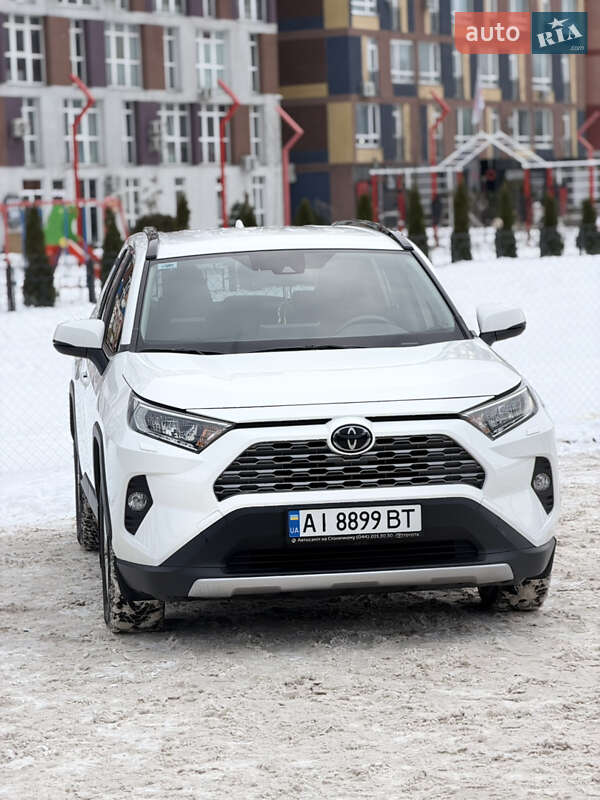 Позашляховик / Кросовер Toyota RAV4 2020 в Києві