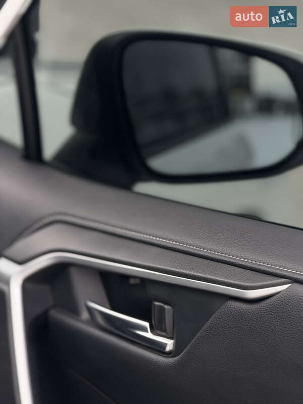 Позашляховик / Кросовер Toyota RAV4 2020 в Києві