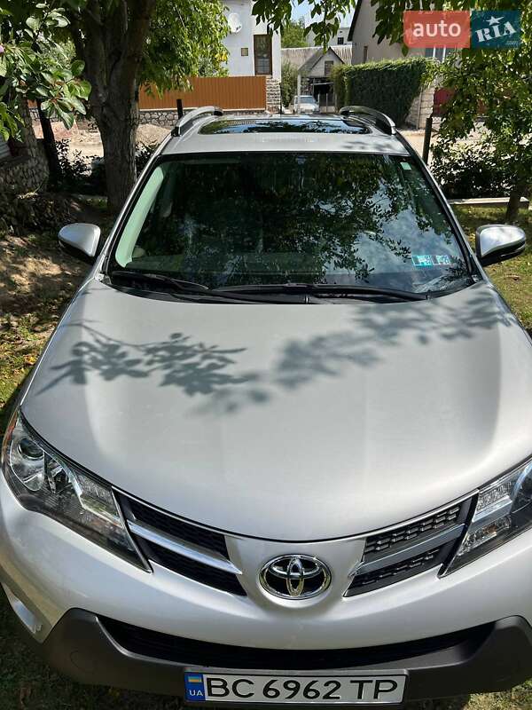 Внедорожник / Кроссовер Toyota RAV4 2015 в Шептицькому