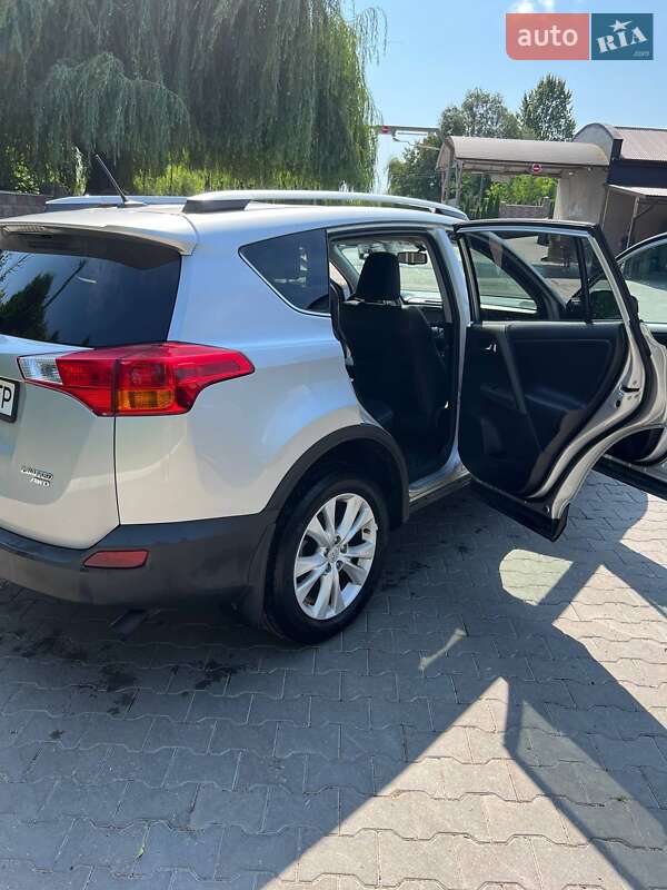 Внедорожник / Кроссовер Toyota RAV4 2015 в Шептицькому