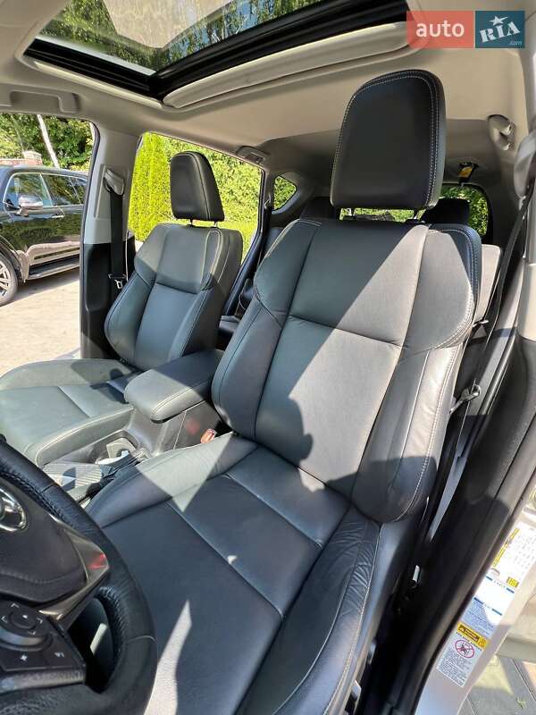 Внедорожник / Кроссовер Toyota RAV4 2015 в Шептицькому