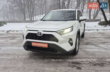 Позашляховик / Кросовер Toyota RAV4 2021 в Черкасах