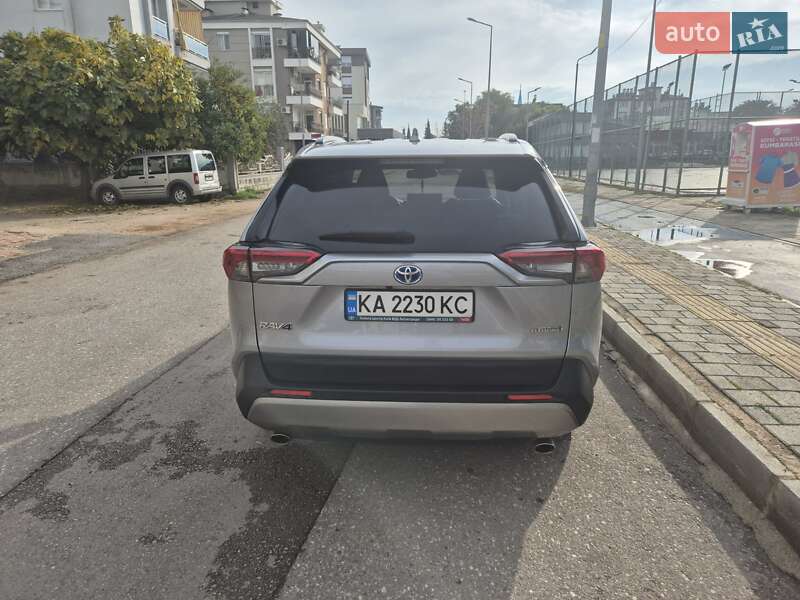 Внедорожник / Кроссовер Toyota RAV4 2023 в Киеве