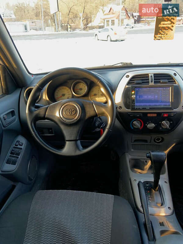 Внедорожник / Кроссовер Toyota RAV4 2001 в Киеве