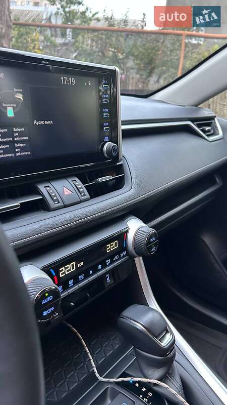 Внедорожник / Кроссовер Toyota RAV4 2020 в Одессе