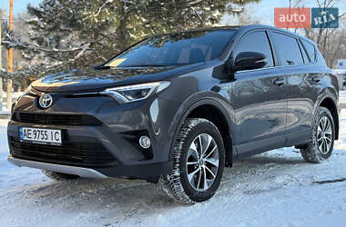 Позашляховик / Кросовер Toyota RAV4 2017 в Дніпрі