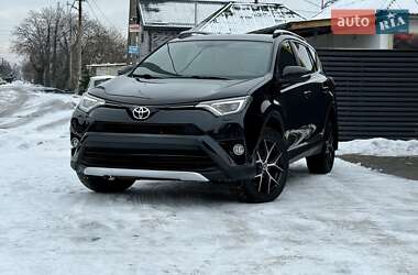 Позашляховик / Кросовер Toyota RAV4 2016 в Дніпрі