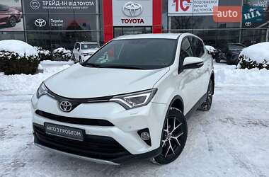 Позашляховик / Кросовер Toyota RAV4 2017 в Хмельницькому