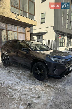 Внедорожник / Кроссовер Toyota RAV4 2021 в Киеве
