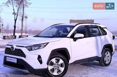Внедорожник / Кроссовер Toyota RAV4 2021 в Киеве