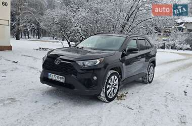 Позашляховик / Кросовер Toyota RAV4 2019 в Києві
