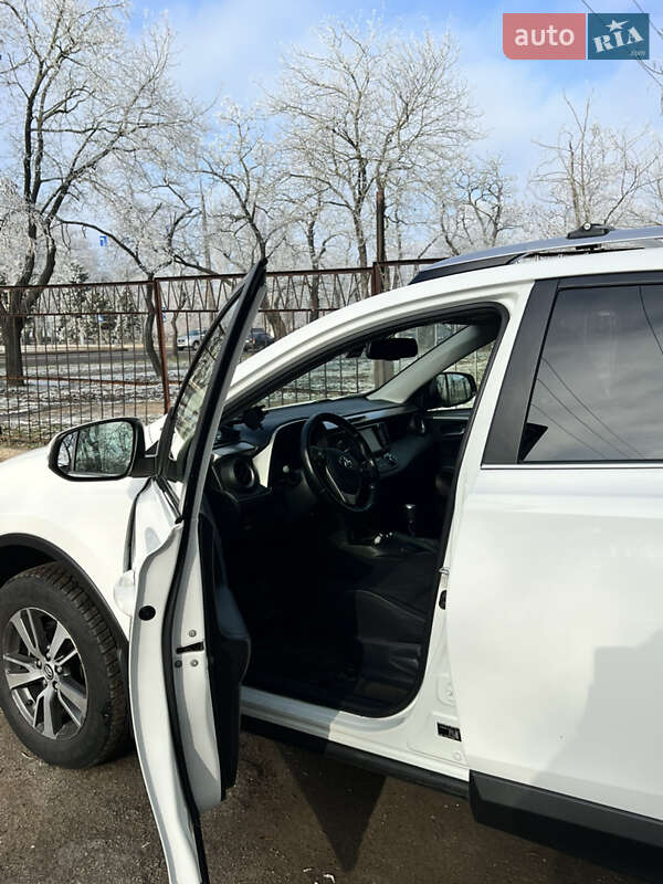 Внедорожник / Кроссовер Toyota RAV4 2017 в Николаеве фото 9 Внедорожник / Кроссовер Toyota RAV4 2017 в Николаеве