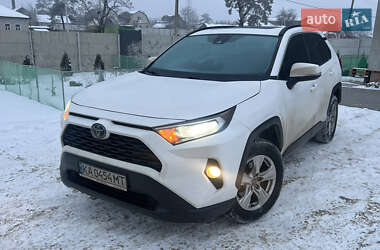Внедорожник / Кроссовер Toyota RAV4 2020 в Мерефа