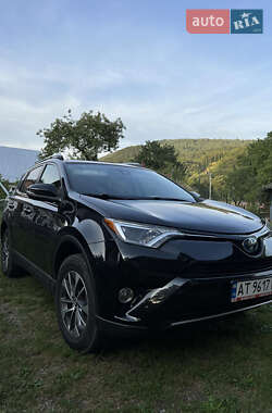 Позашляховик / Кросовер Toyota RAV4 2016 в Івано-Франківську