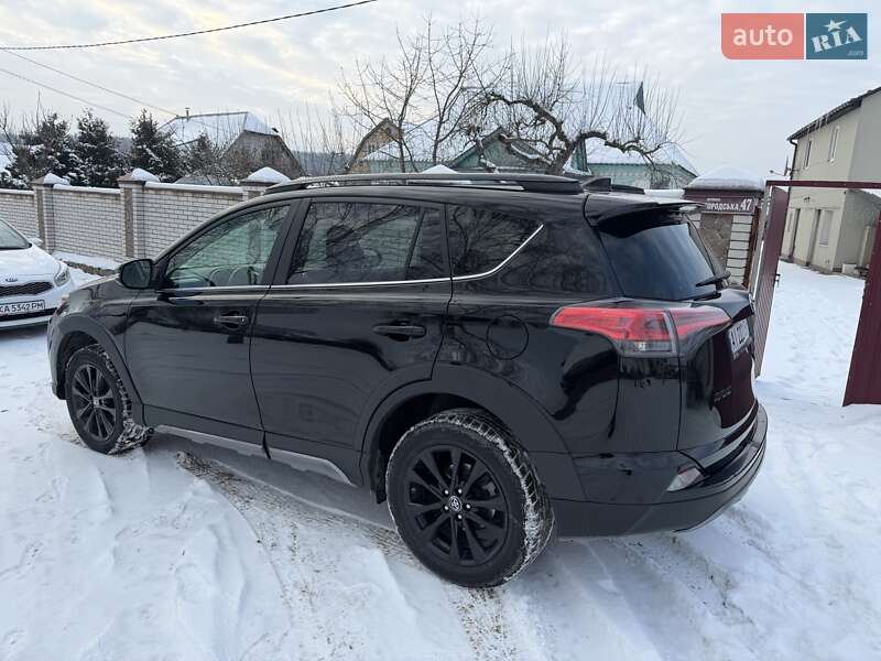 Внедорожник / Кроссовер Toyota RAV4 2018 в Василькове