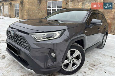 Внедорожник / Кроссовер Toyota RAV4 2021 в Киеве