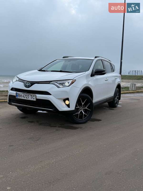 Внедорожник / Кроссовер Toyota RAV4 2017 в Одессе