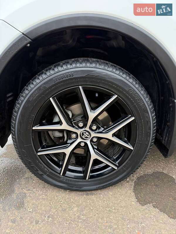 Внедорожник / Кроссовер Toyota RAV4 2017 в Одессе