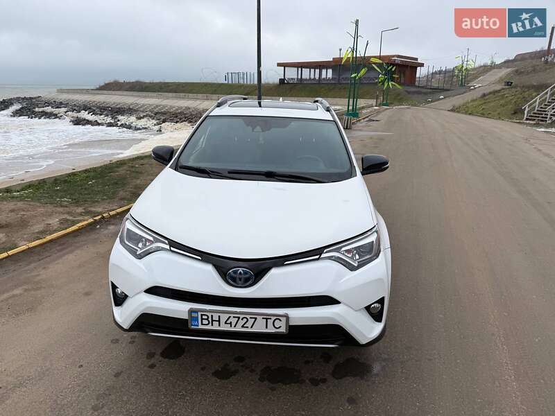 Внедорожник / Кроссовер Toyota RAV4 2017 в Одессе