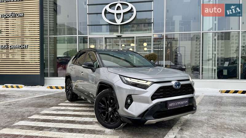 Внедорожник / Кроссовер Toyota RAV4 2024 в Чернигове