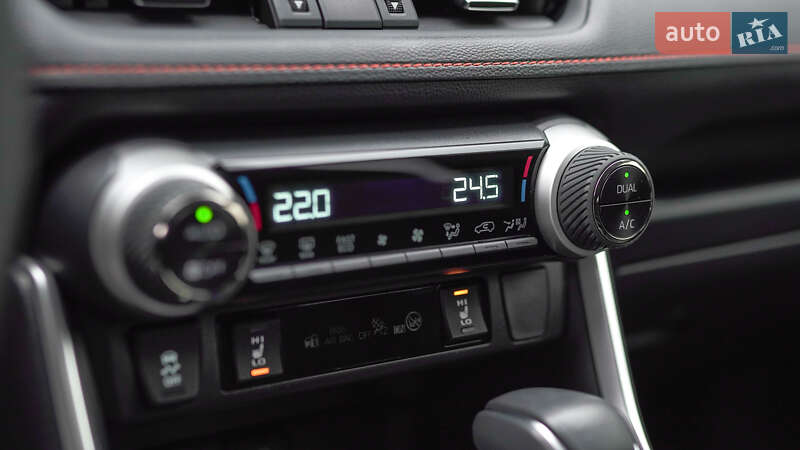 Внедорожник / Кроссовер Toyota RAV4 2024 в Львове