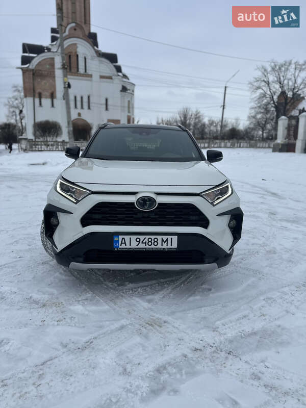 Внедорожник / Кроссовер Toyota RAV4 2020 в Белой Церкви