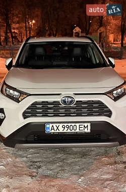Позашляховик / Кросовер Toyota RAV4 2020 в Харкові