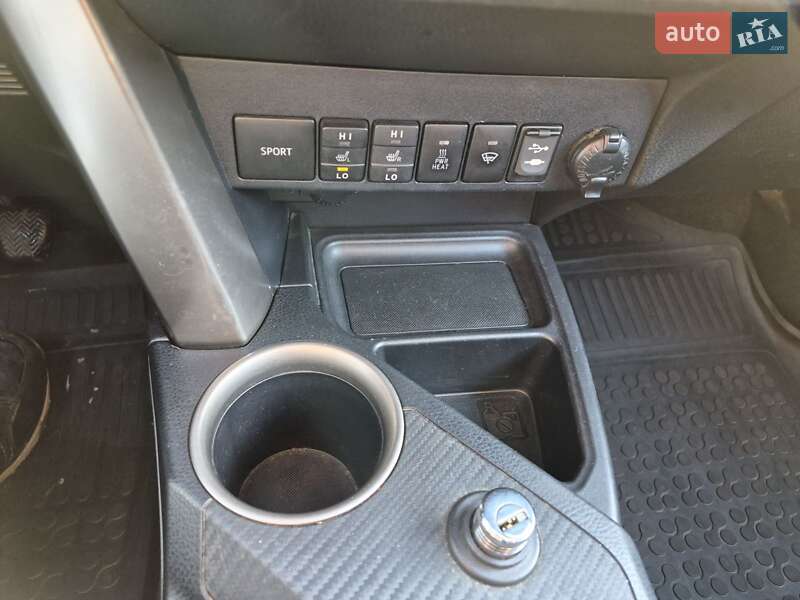 Внедорожник / Кроссовер Toyota RAV4 2013 в Ивано-Франковске