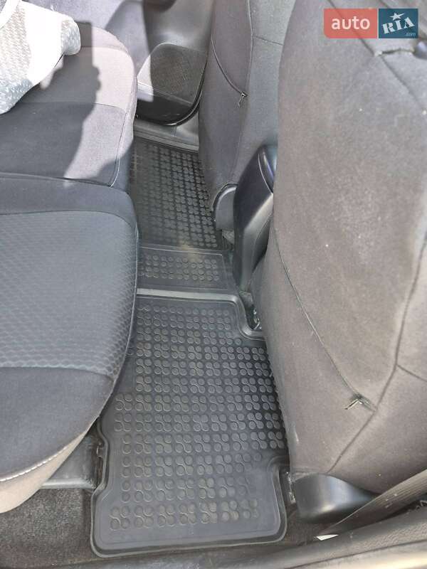 Внедорожник / Кроссовер Toyota RAV4 2013 в Ивано-Франковске