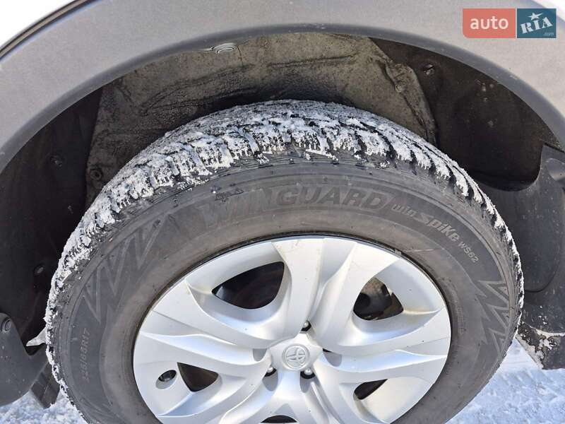Внедорожник / Кроссовер Toyota RAV4 2013 в Ивано-Франковске